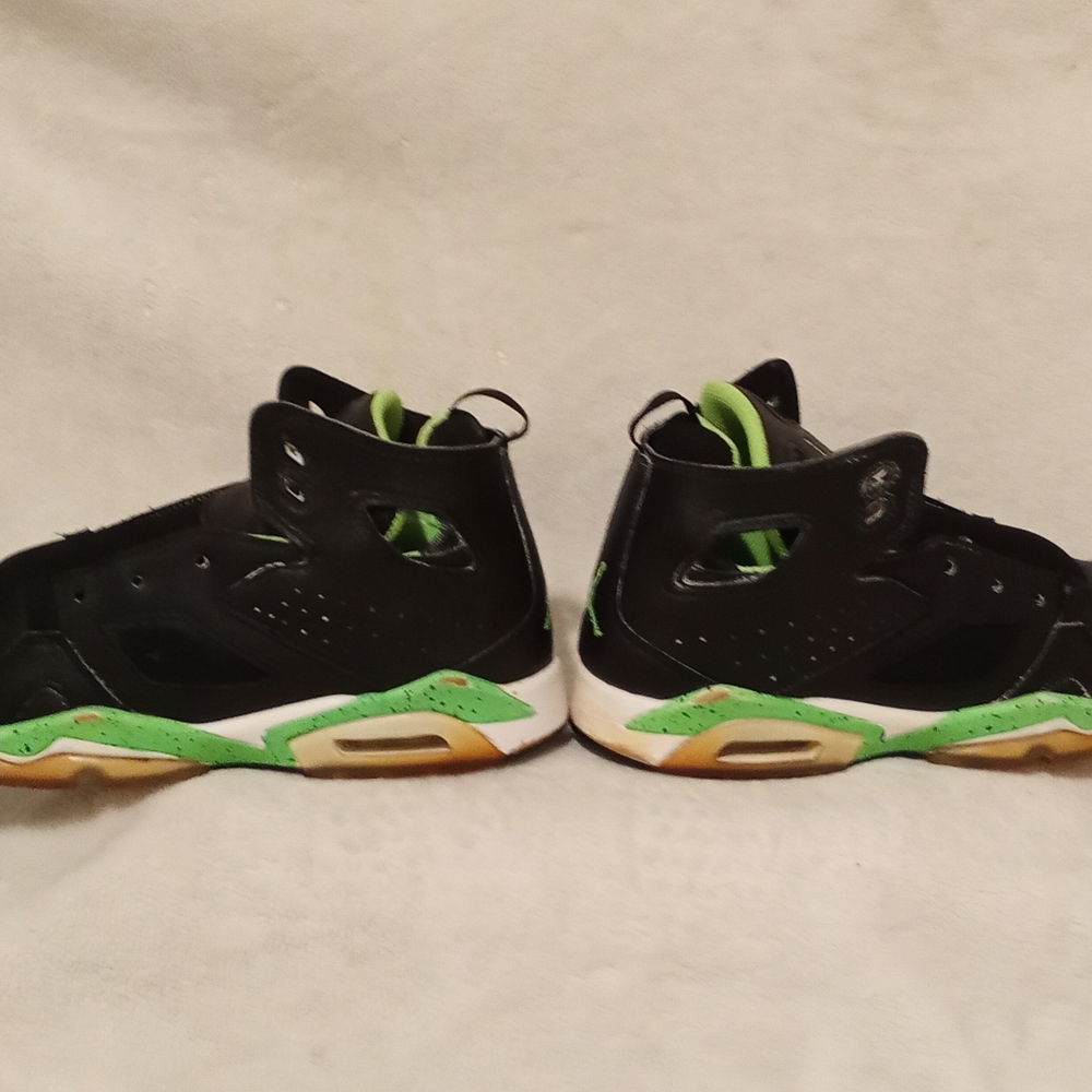 Jordan Kids Black and Neon Green Sneakers - Picture 5 of 9